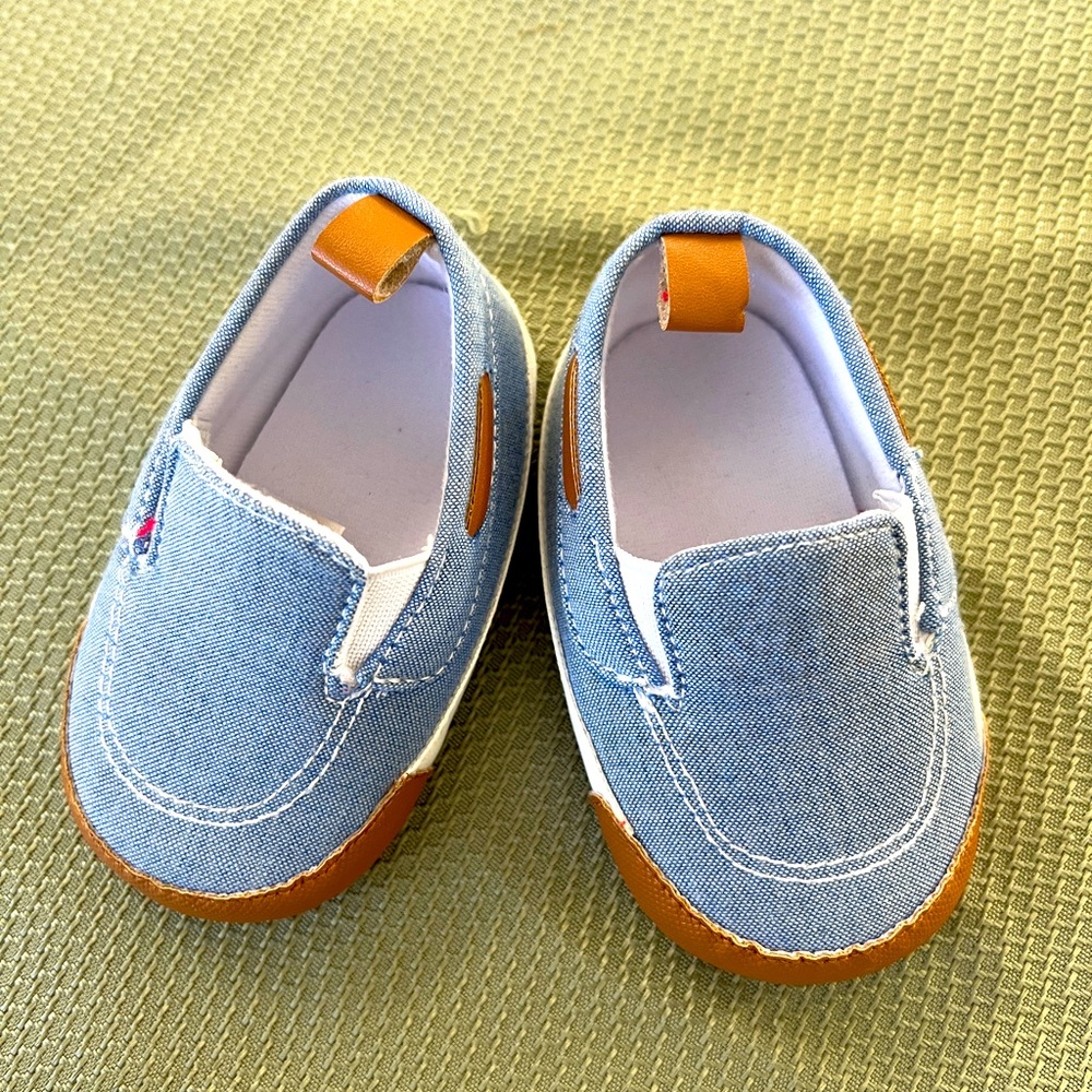 Infant slip-on loafers: size 6-9 months